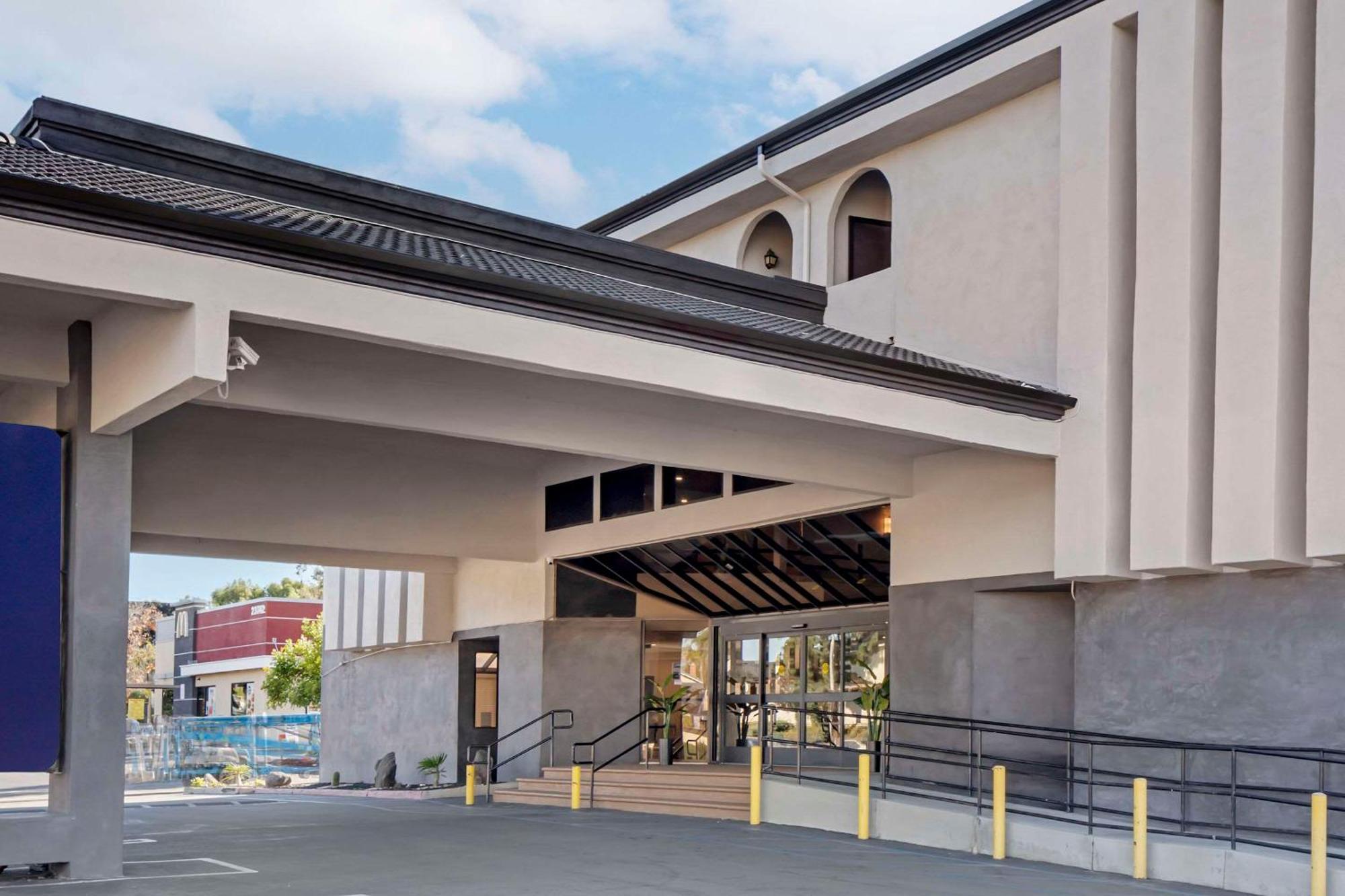 Comfort Inn & Suites Irvine Spectrum Lake Forest Exterior foto